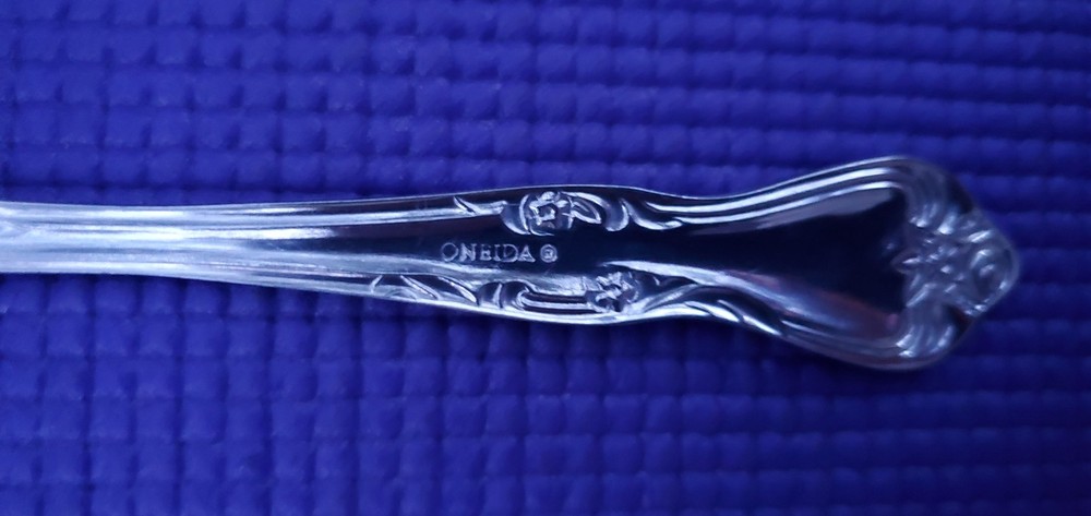 4-Oneida AZALEA Stainless SERVING PIECES PIERCED & SOLID SPOONS MEAT FORK SUGAR