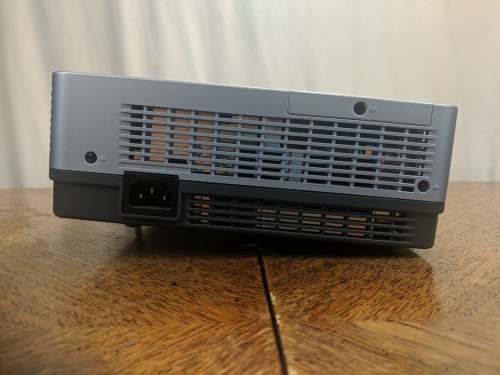 EIKI LC-XBL30 Brilliant Projector