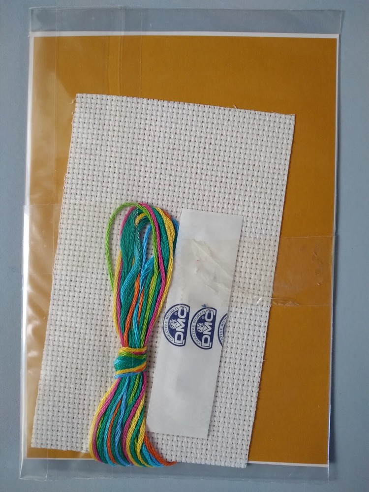 TIE ME UP POSTCARD - COUNTED CROSS STITCH MAGIC KIT - DMC No. 29