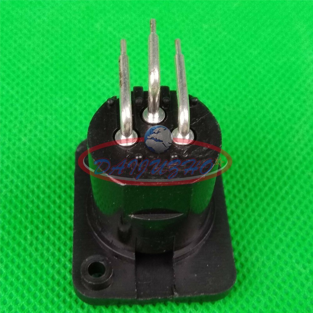 1Pcs XLR 3 Pin Panel Mount Male Chassis Socket Connector New