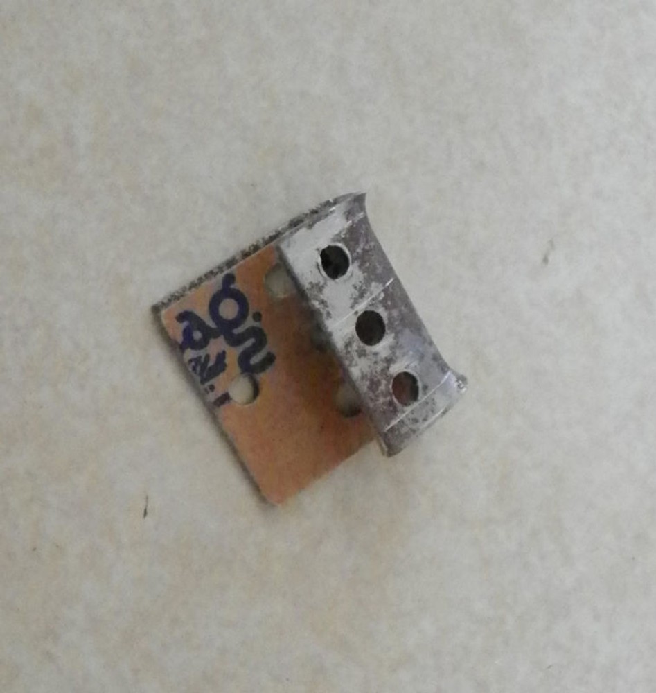 Lot of 4  E-K Clips