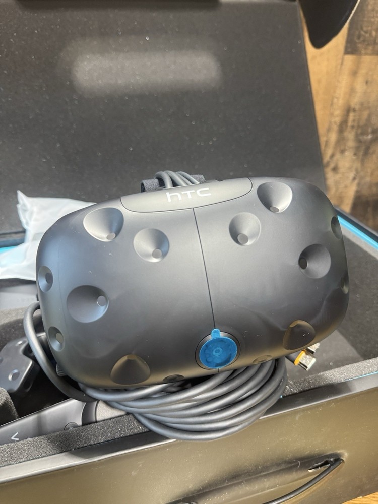 HTC Vive VR System Complete Open Box Headset Controllers Base Stations SteamVR