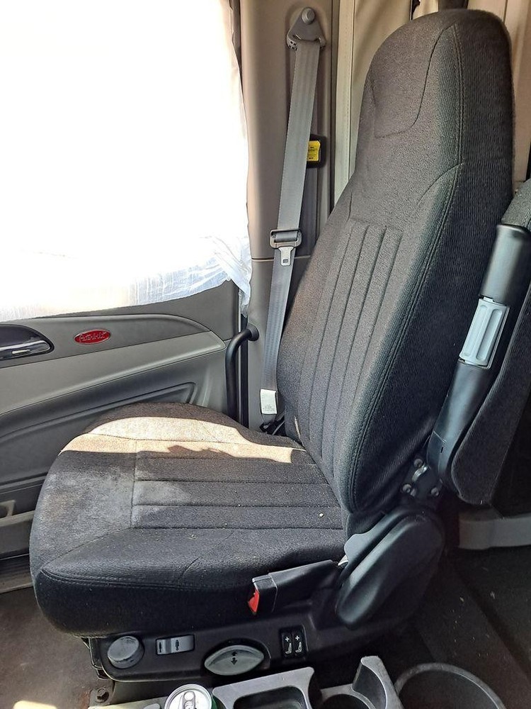 Replaces 2019 PETERBILT 579 FRONT SEAT ,  GA