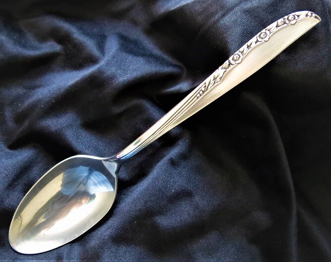 W. A Rogers AA ~ Brittany Rose (1948 Pattern) Teaspoon: SHIPS FREE & INSURED