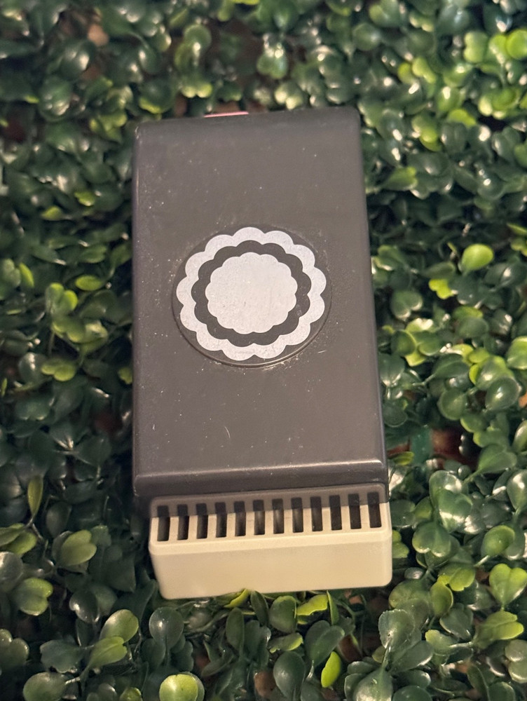 EK Paper flower hole punch