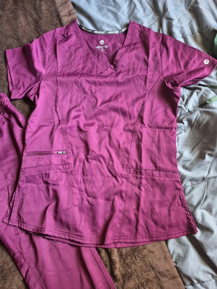 scrub sets women size small
