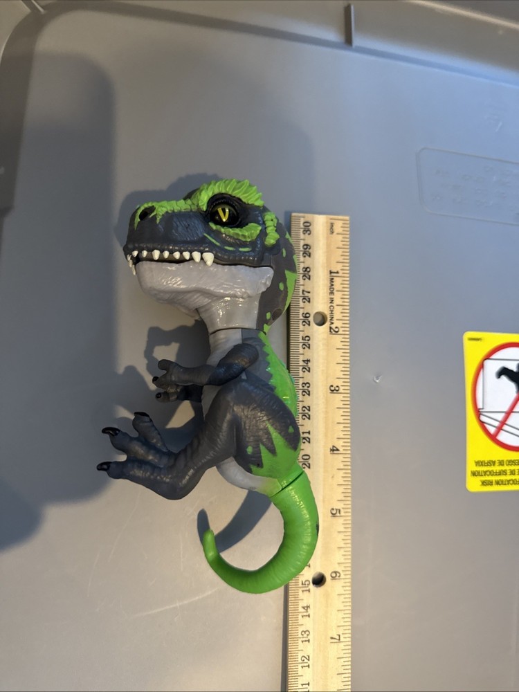 WowWee Fingerling Untamed T-Rex