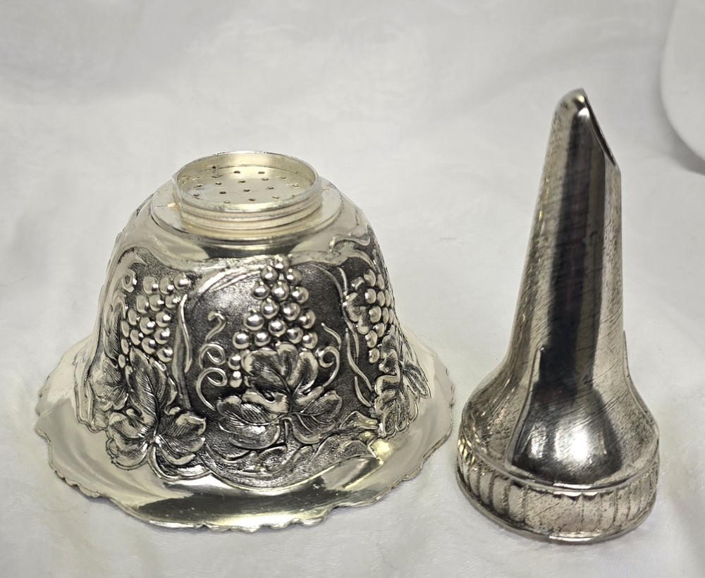 Silver Plated Wine Aerator (Grape Clusters on Gables)