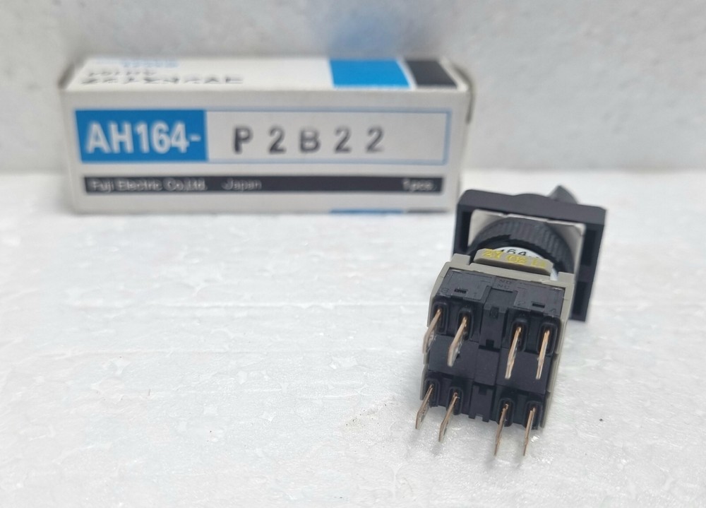 Fuji Electric AH165-P2B22 Selector Switch