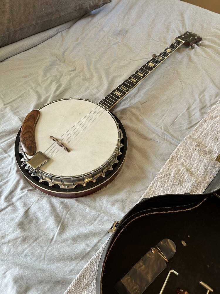 Global Brand Banjo
