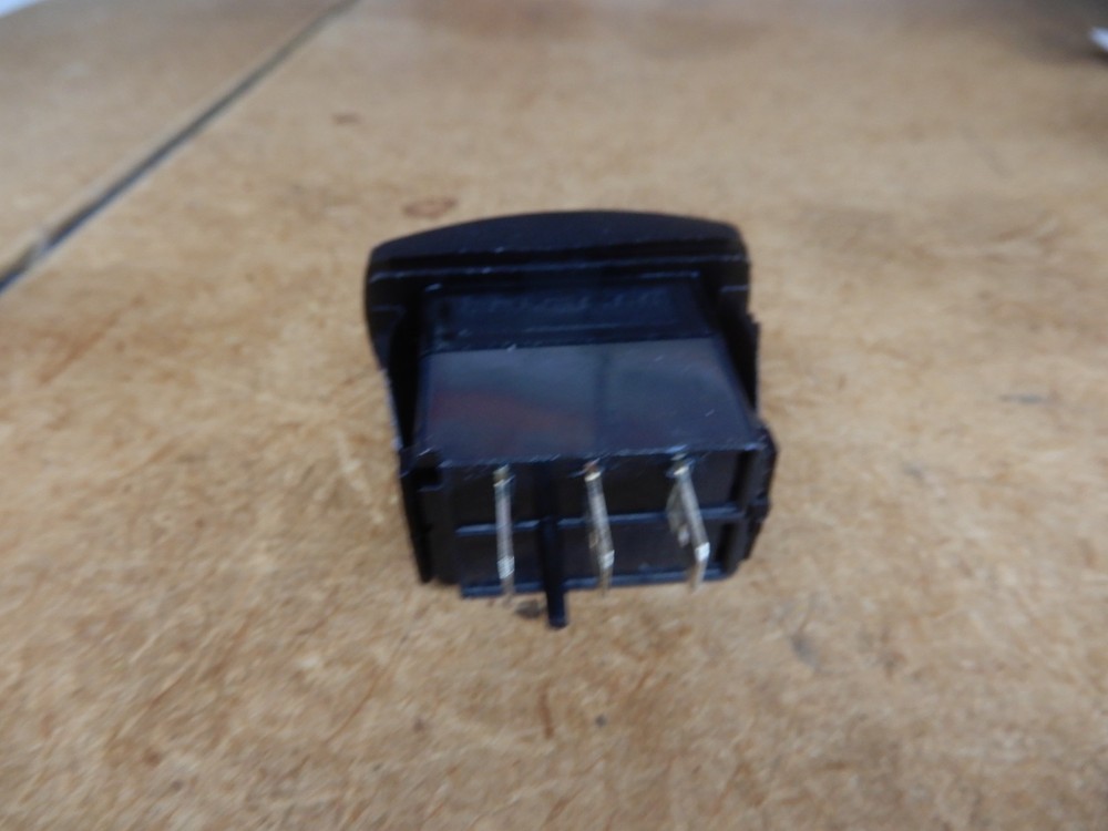 Skeeter boats BOW TRIM SWITCH ROCKER 16170465