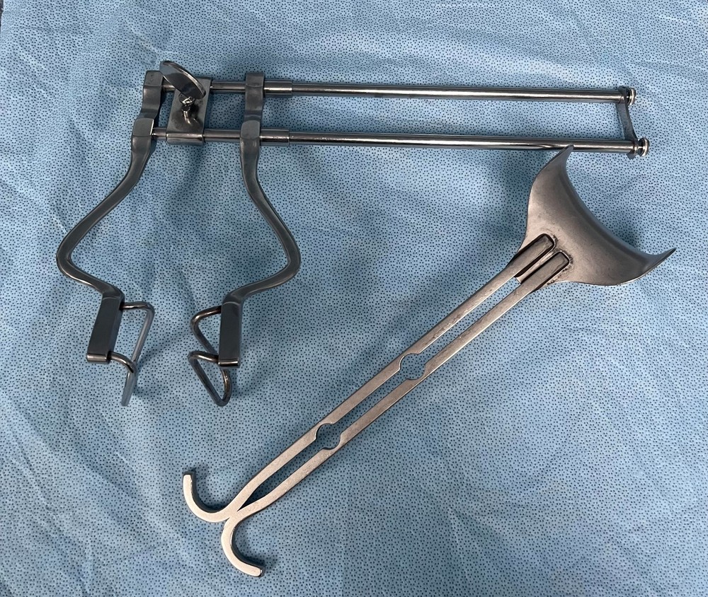 Balfour Retractor