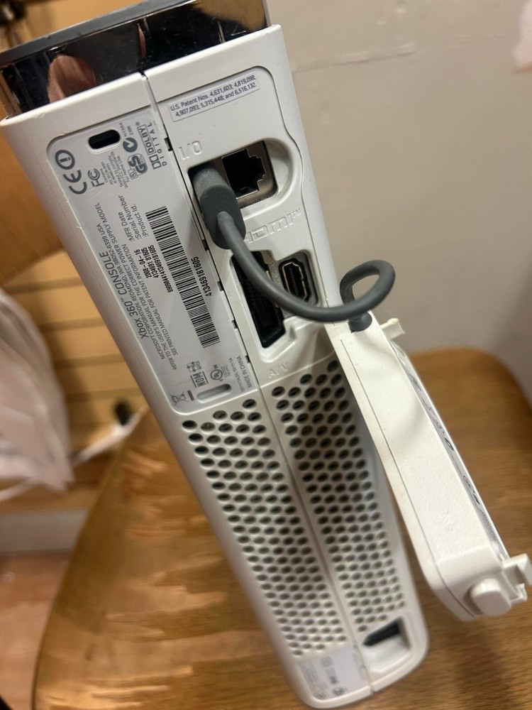 Xbox 360 White - AS IS / FOR PARTS