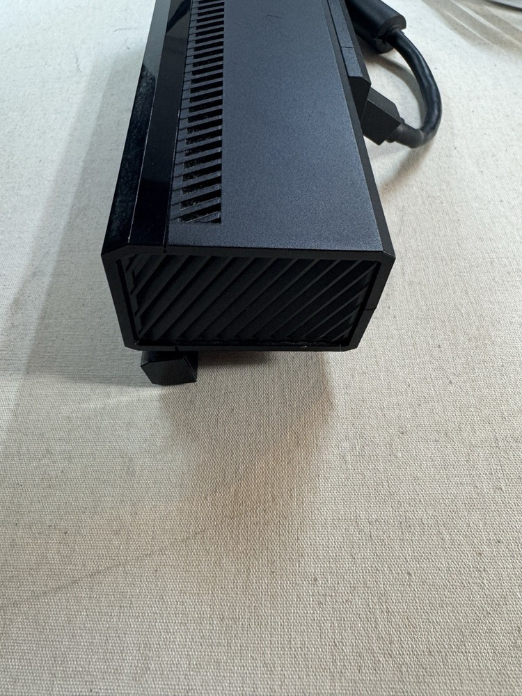 Microsoft Xbox One Kinect Sensor Wired Black for Xbox One Console Used