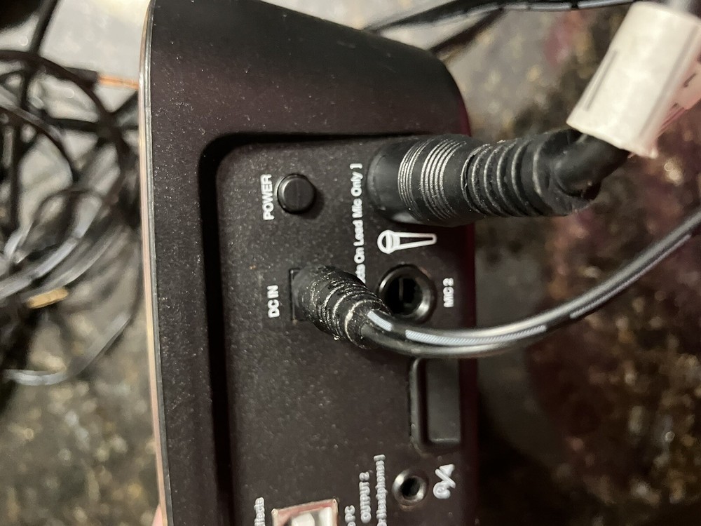 SingTrix Karaoke System Voice Effects Processor With Microphone WORKING