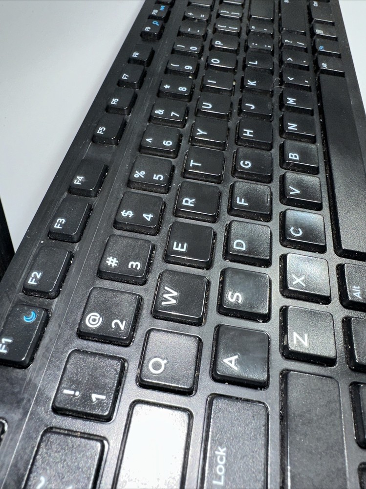 Dell Wireless Keyboard and Mouse Combo - Black- (8)