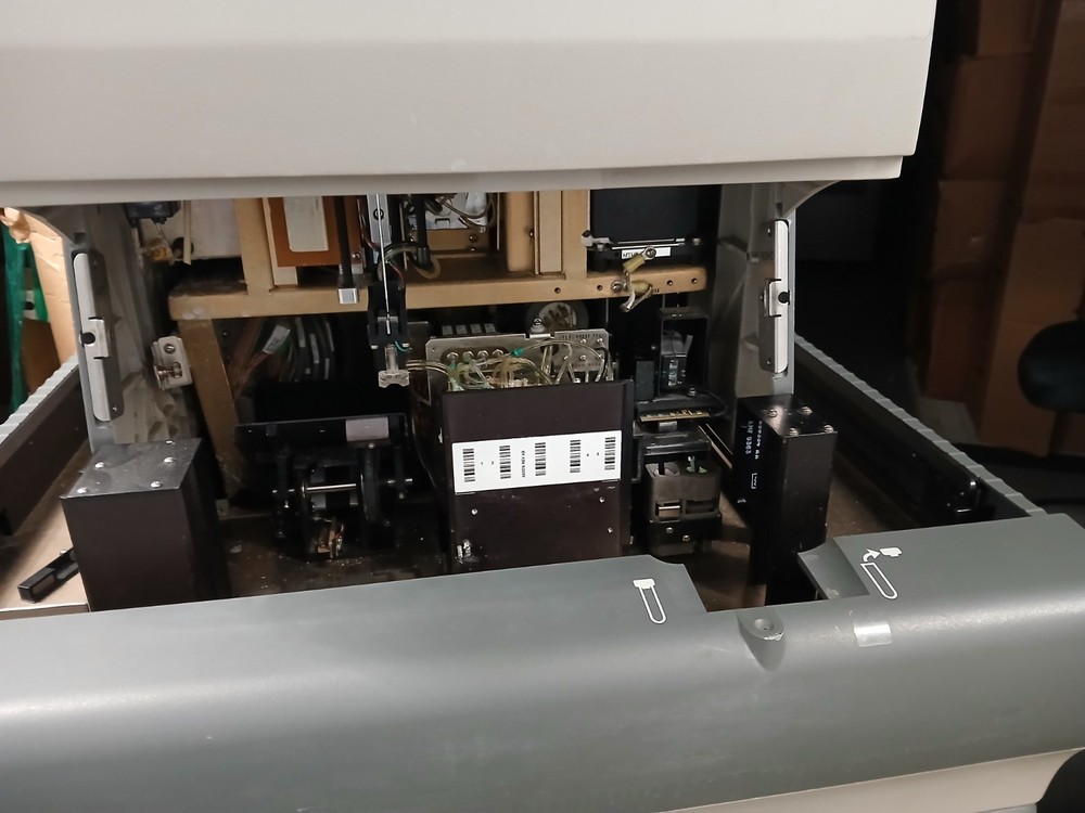 Beckman Coulter DxH 800 Cellular Analysis System with Computer/Software