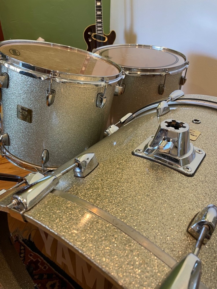 Yamaha Maple Custom Absolute Silver Sparkle Kit