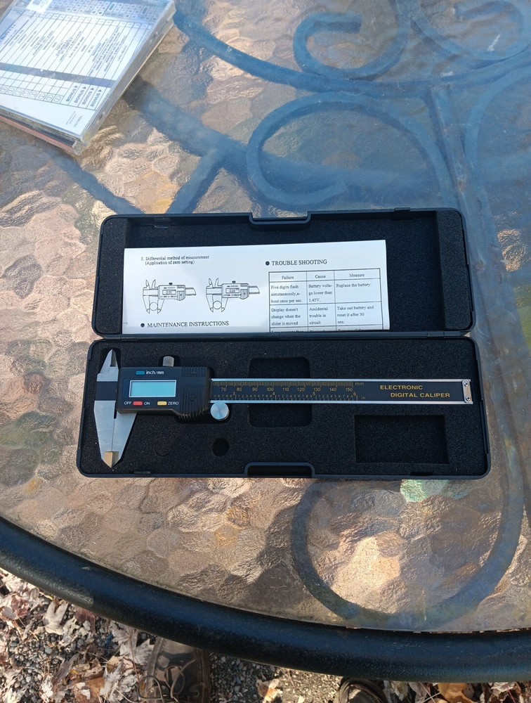 Electronic Digital Caliper 0-150mm With Case and Battery