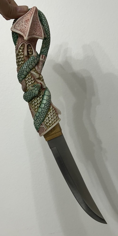 DECORATIVE MULTI-COLORED CHINESE DRAGON HIDDEN DAGGER