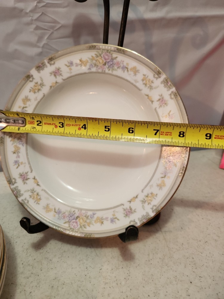 5 Farberware Salad Bowls "South Hampton "
