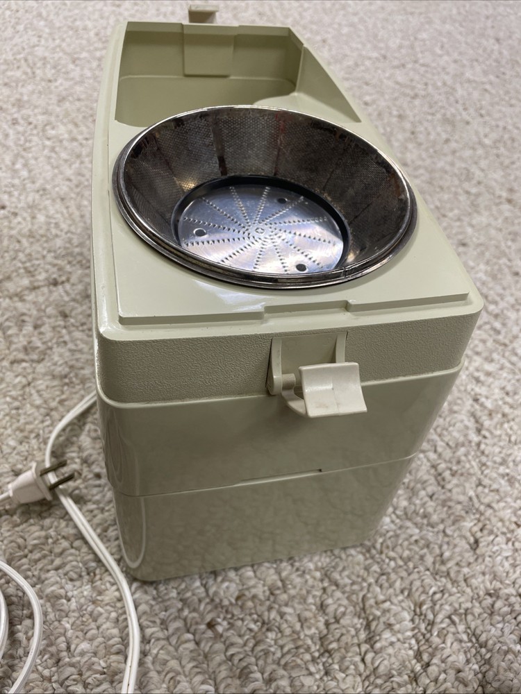 Vintage Oster Automatic Pulp Ejector Juicer