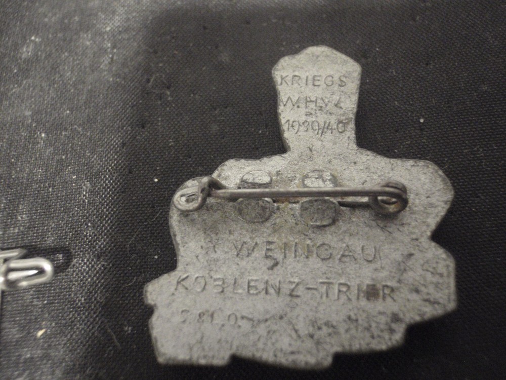 5 original German WW2 pin badges Germany