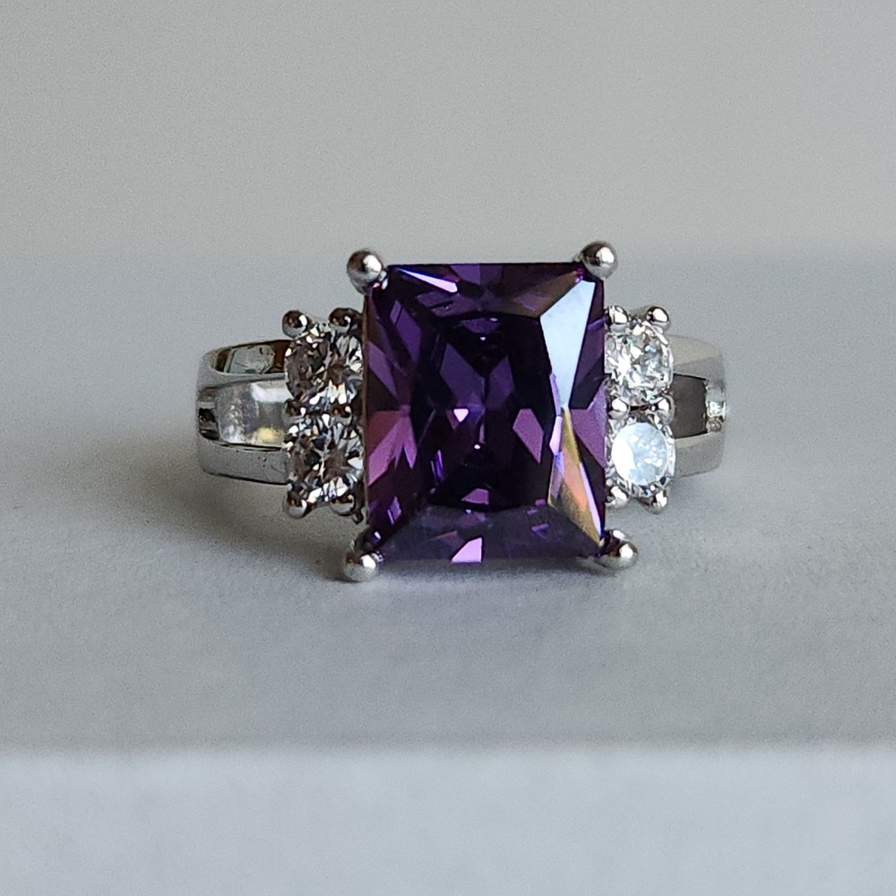 Silver Tone Amethyst & White Topaz Ring Size 7 – 4.3g