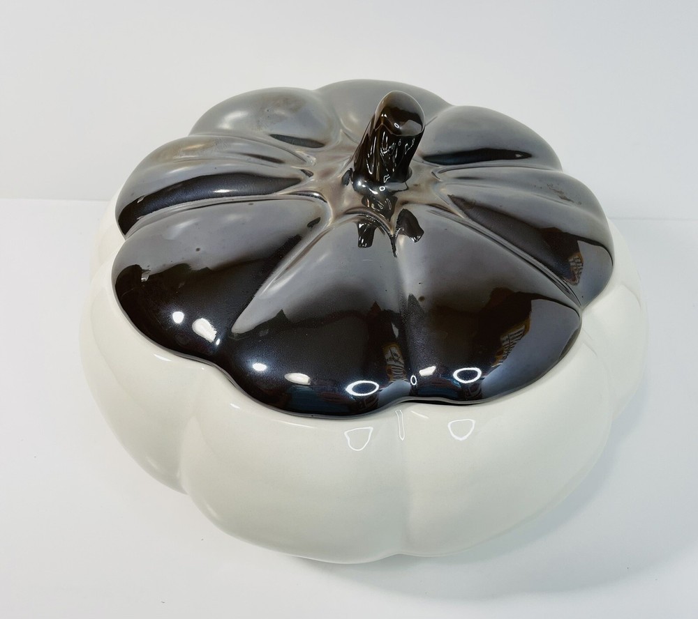 Grasslands Road - Pumpkin Server with Lid