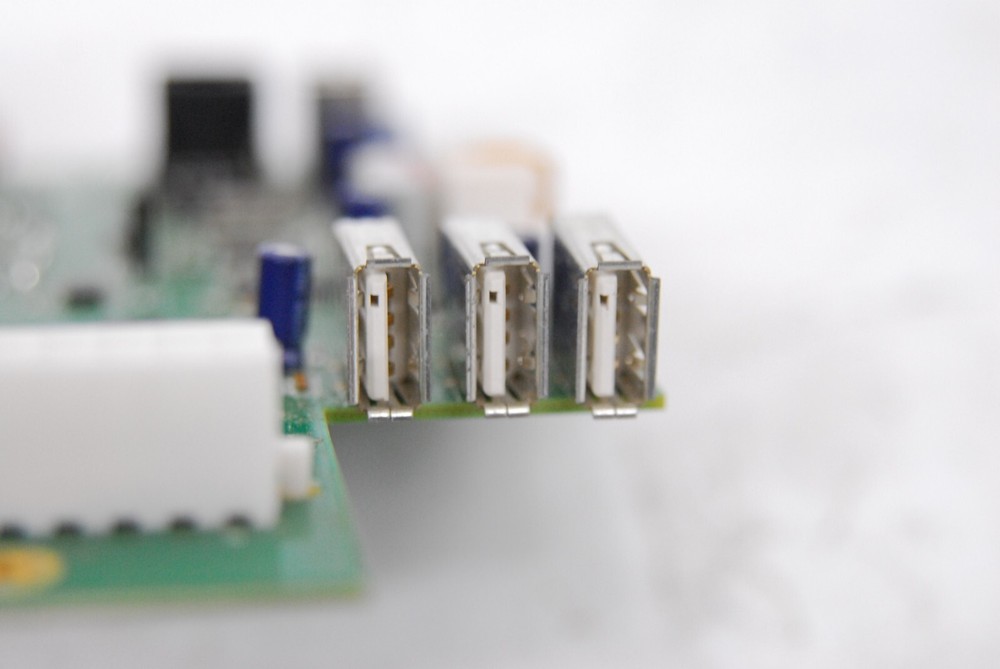 Humanscale 675-0701 675-1086 T7 USB Peripheral Power Distribution Board