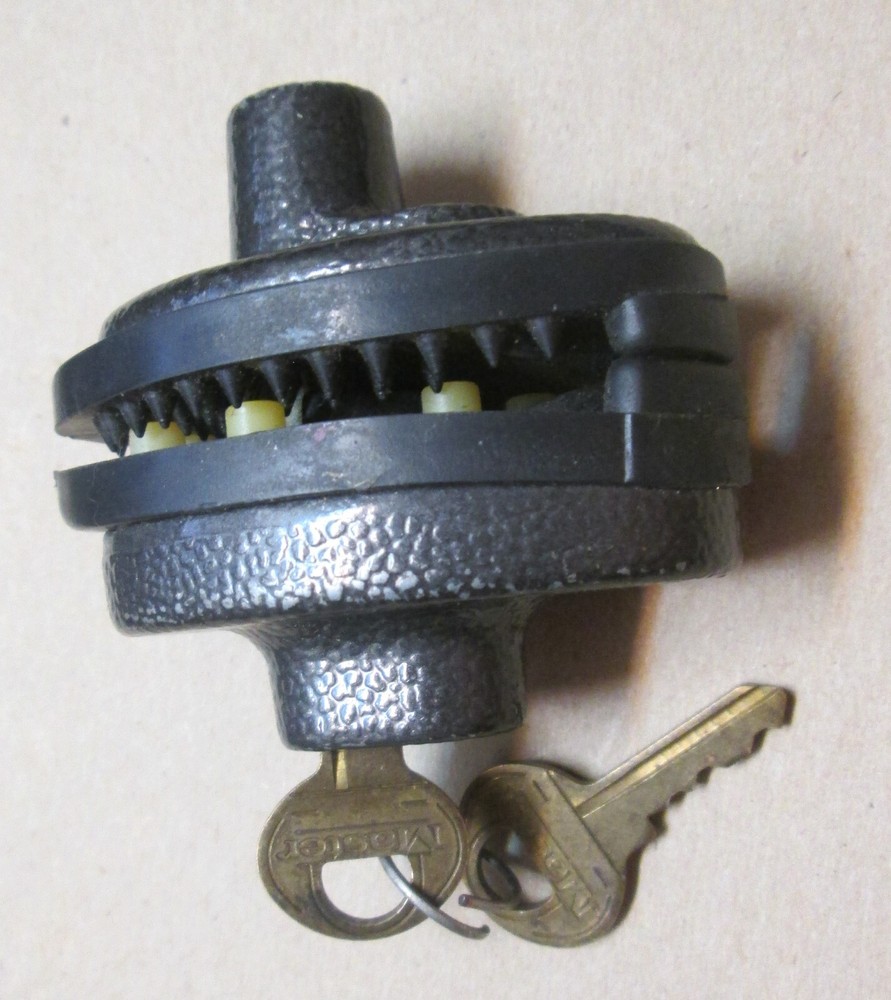 Master Lock 90DSPT Keyed Gun Trigger Lock 1 Pack Gun Lock With 2 Keys