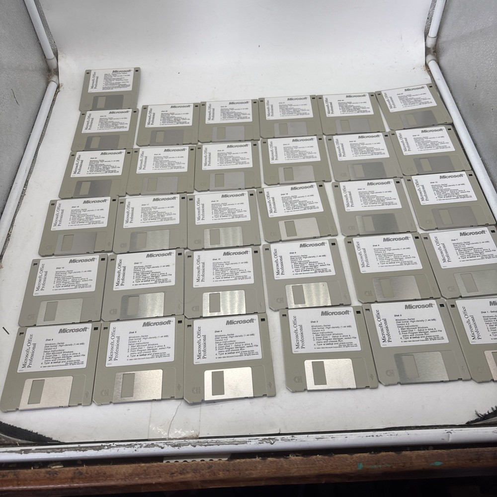 Microsoft Office Professional v 4.3 on 3.5" floppy disks (31) Complete Untested