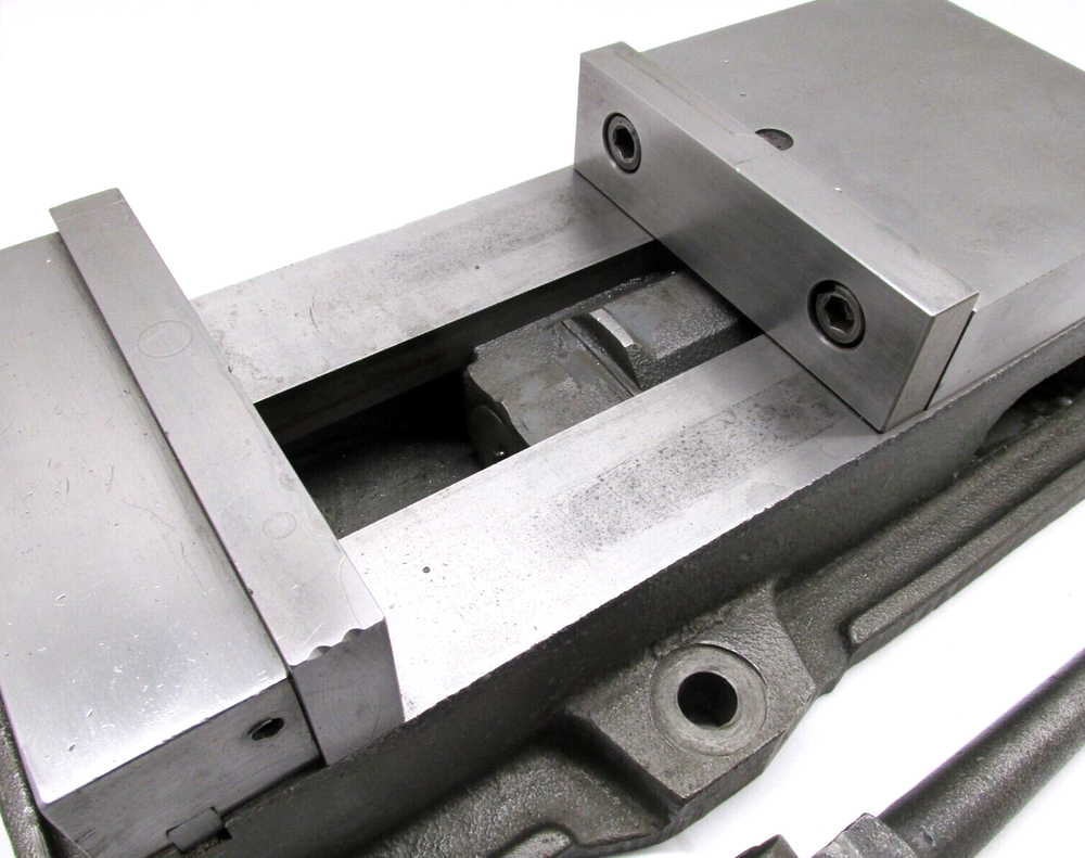 KURT ANGLOCK 6" MILLING MACHINE VISE w/ JAWS & HANDLE - #D60