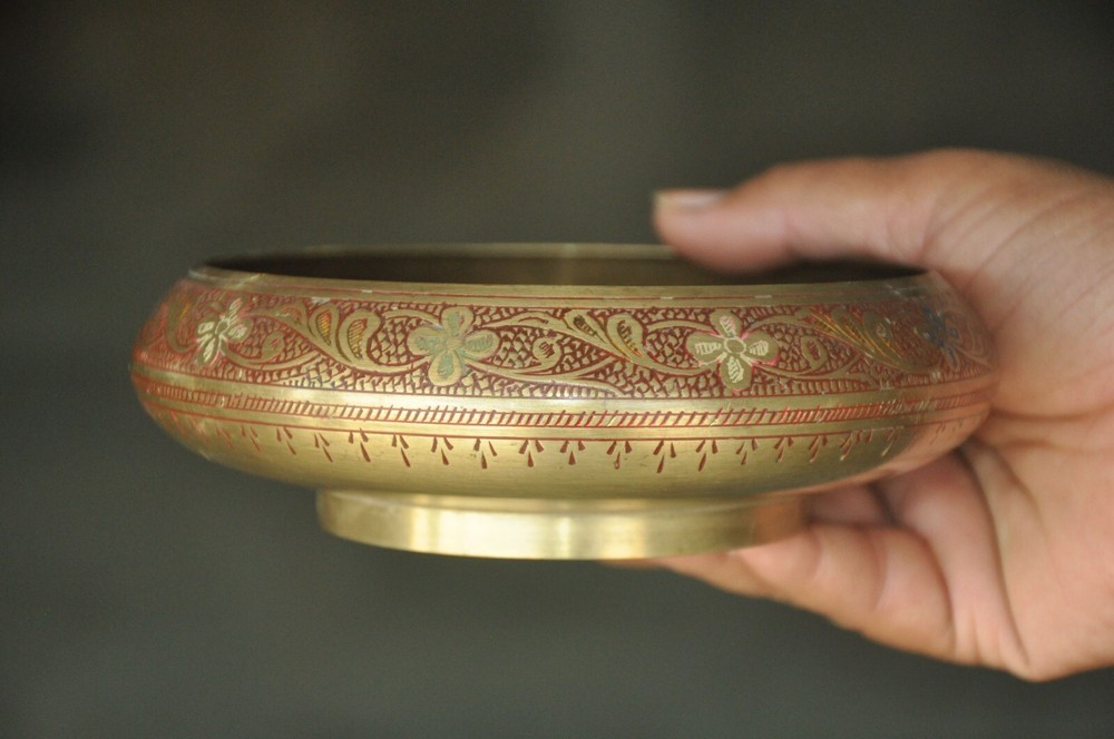 Vintage Handcrafted Solid Round Shape Lacquer Bowl, Nice Patina