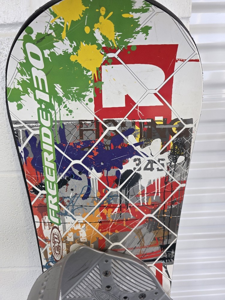 ESP Freerider 130 Snowboard Steam Graffiti