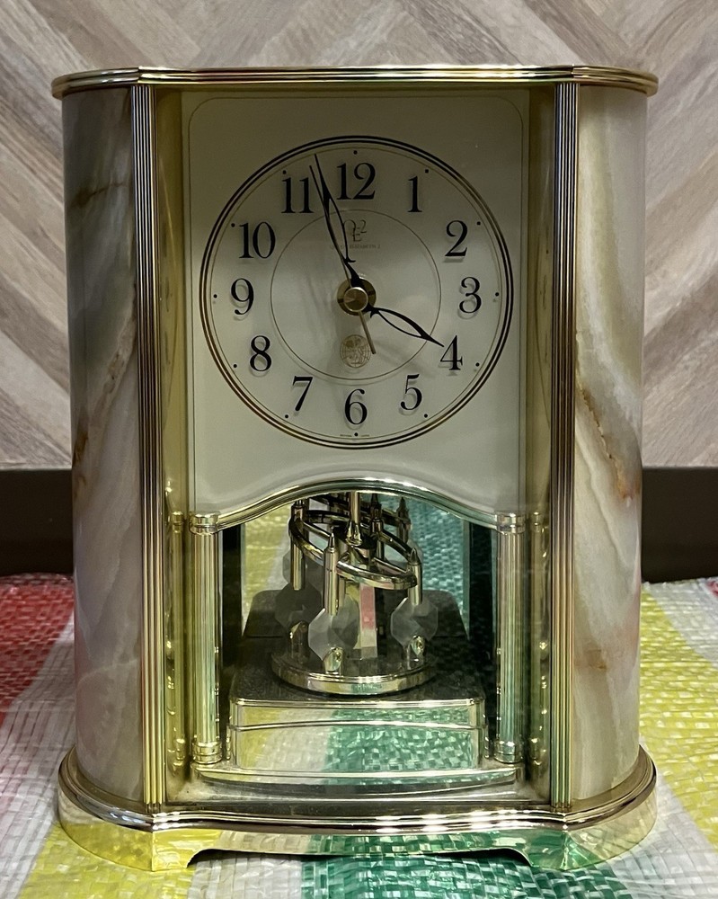 Queen Elizabeth 2 /Table Clock by Rhythm