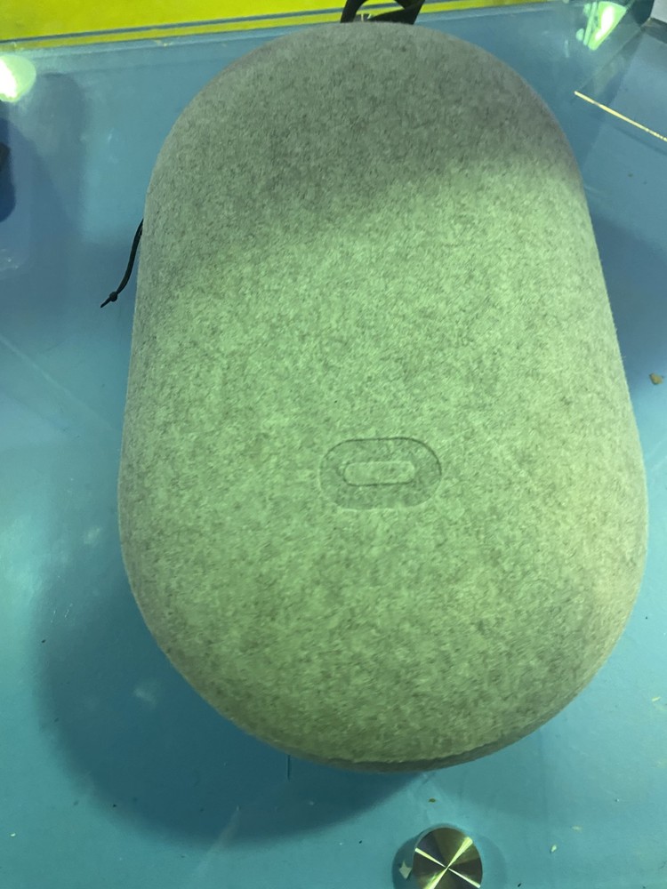Oculus / Meta Official Quest 2 Carrying Case - MINT CONDITION