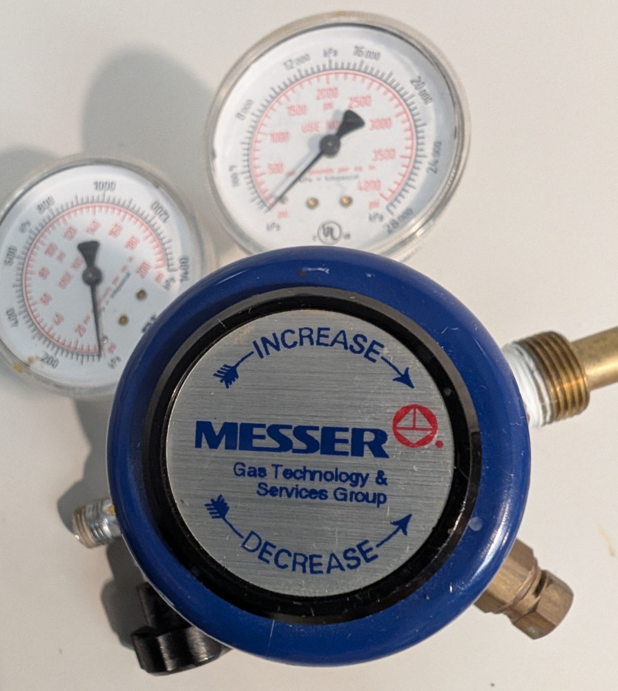 Messer Compressed Gas Regulator S120-3;  200/3,000 PSI
