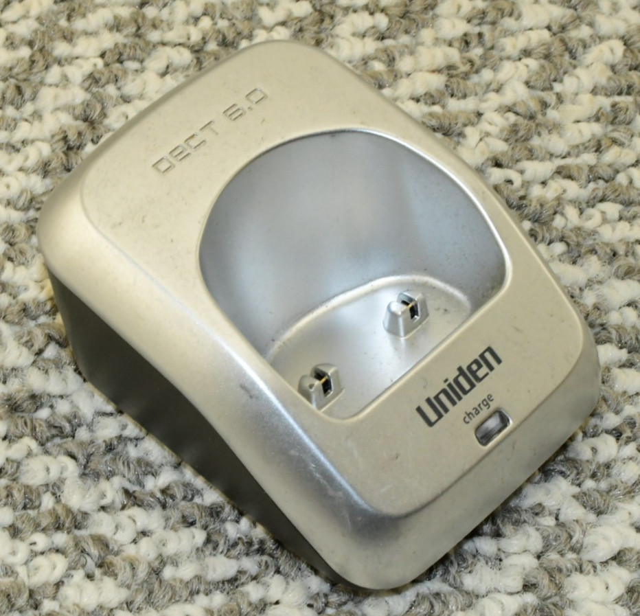 DCX200 Uniden Handset Charging Base for handsets DECT2060, DECT2080, DECT2085