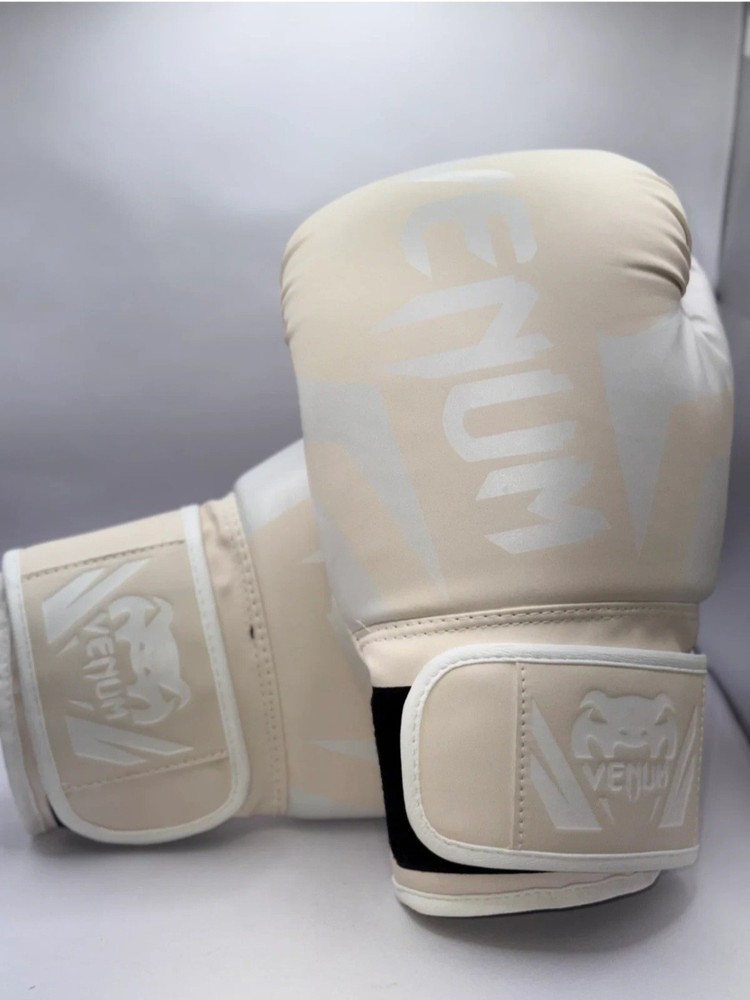 Venum elite 14 oz training gloves