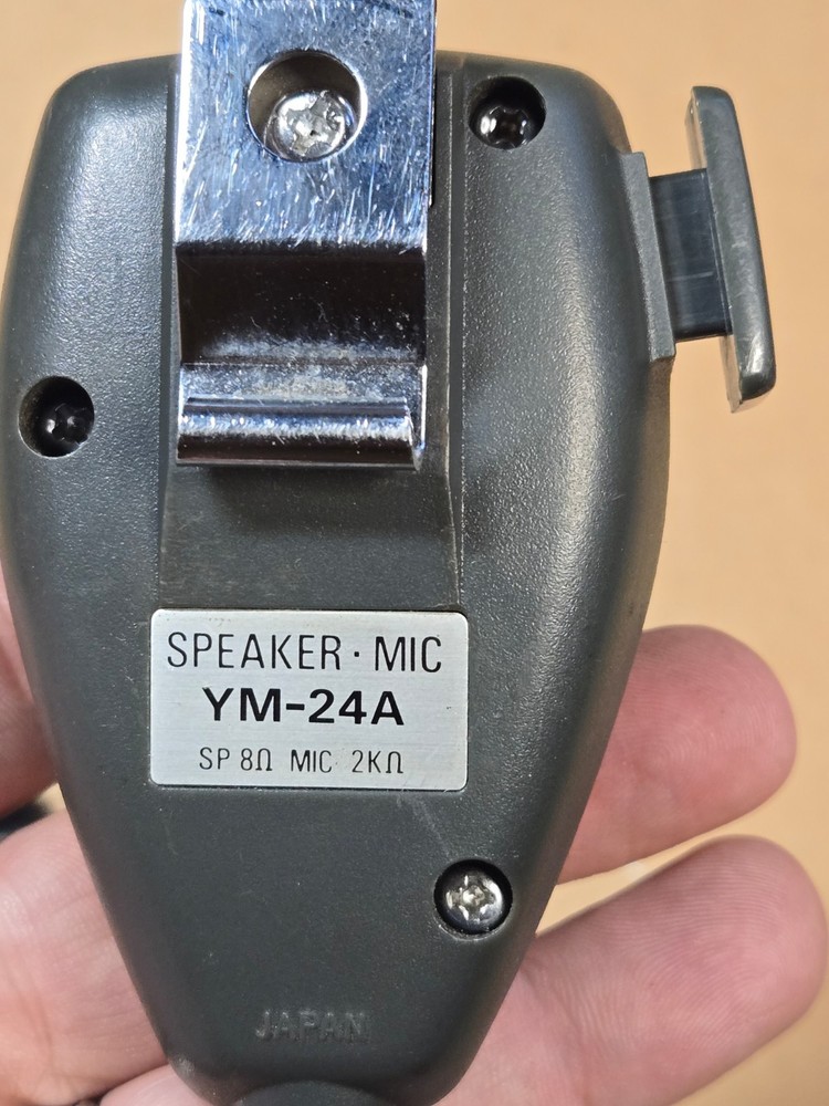 YAESU YM-24A CB Radio Speaker Microphone 8 / 2 Ohm 6 Pin - Untested