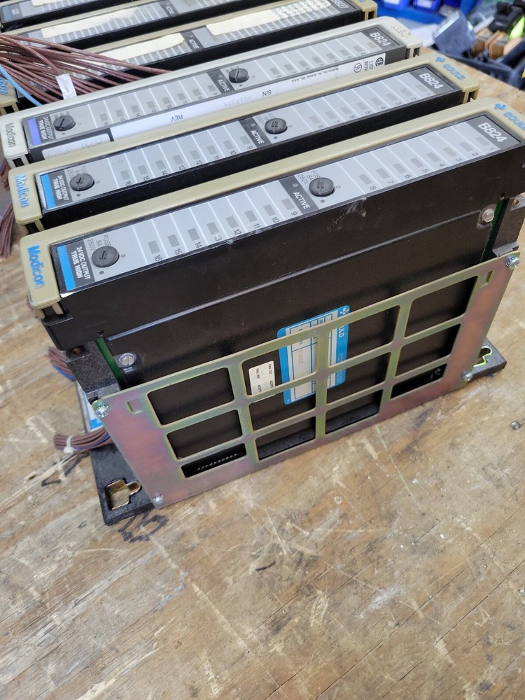 Gould Programmable Controller, Model AS-H819-100, 24vdc Output