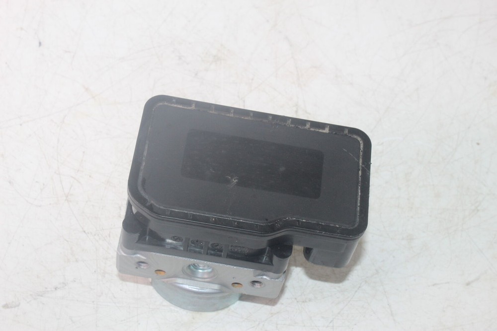 2014 Triumph Street Triple Abs Abs Pump Unit Module T2021486