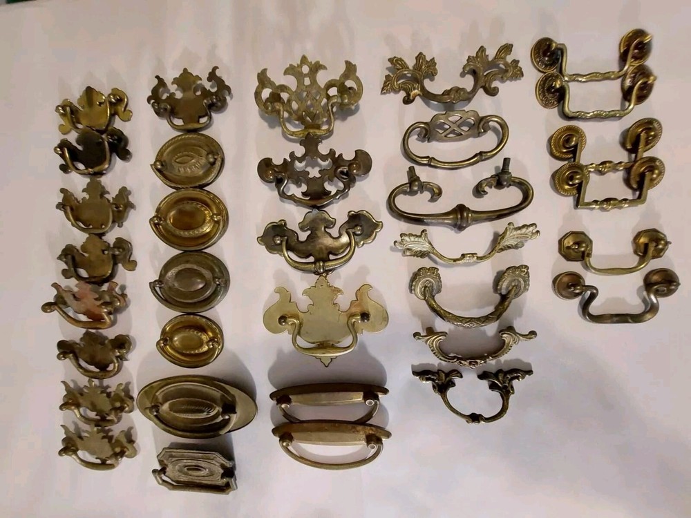 Collection Of 328 Handles And Pulls