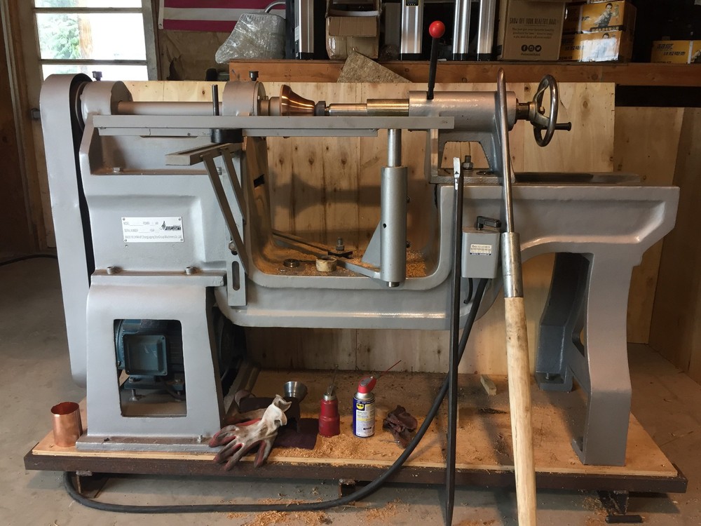 Manual metal spinning lathe