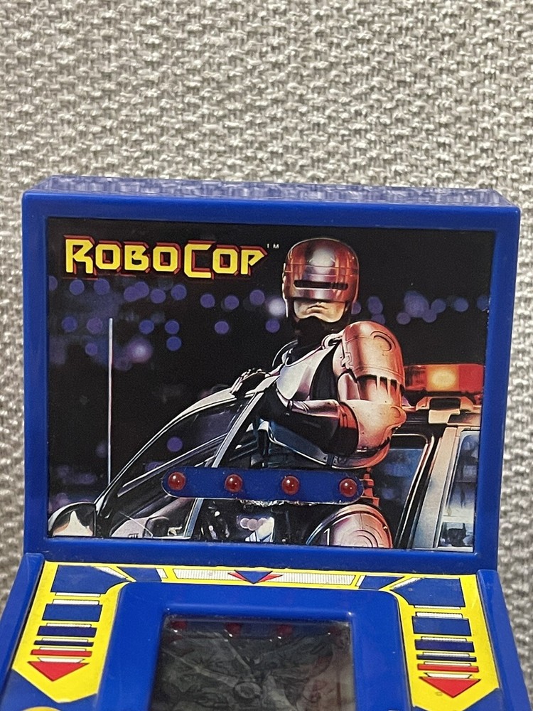 REMCO ROBOCOP ELECTRONIC HANDHELD PINBALL MACHINE- 1989