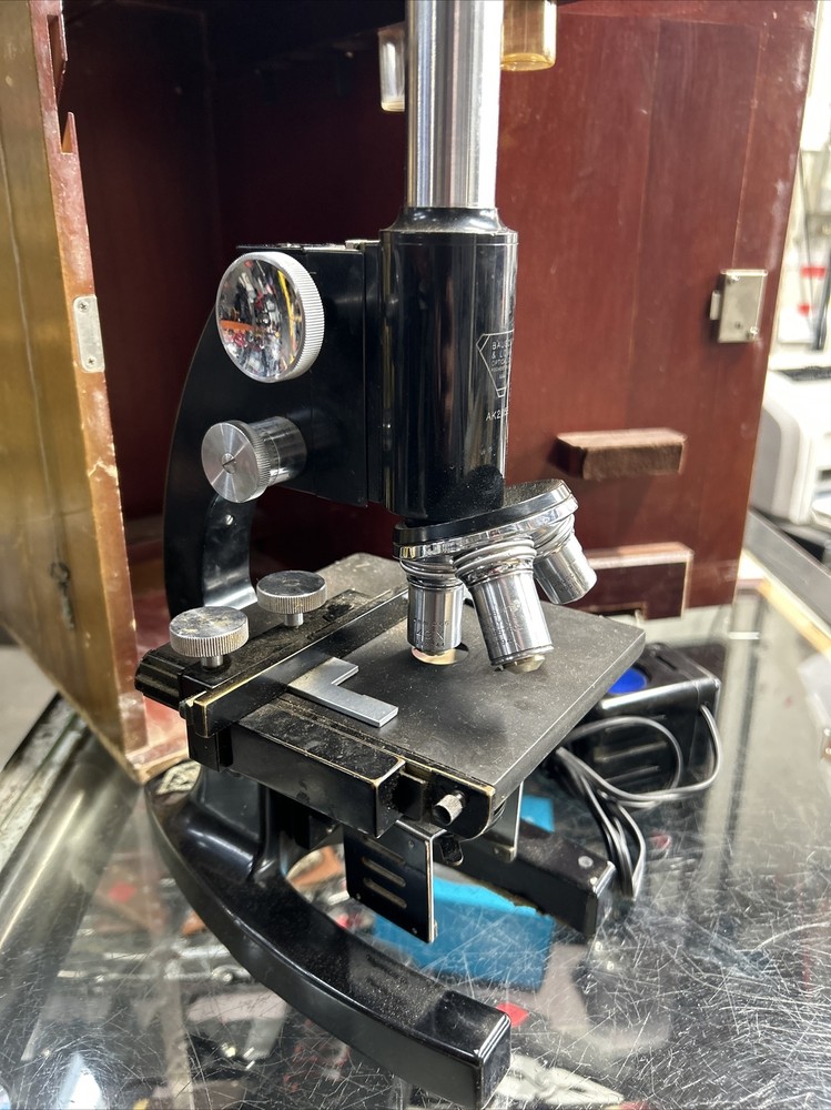 VINTAGE BAUSCH & LOMB MICROSCOPE AK 2052 AK2052 W/Light Case ++