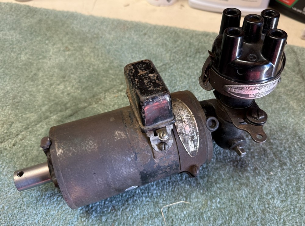 Indian '38-'42 'Four' Generator/Distributor Assembly 6v (#0136)