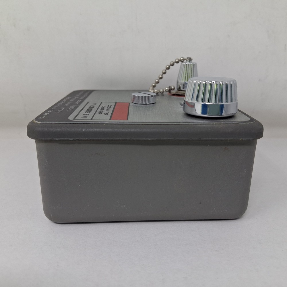 Victoreen 2000A Nuclear Research Dosimeter Charger