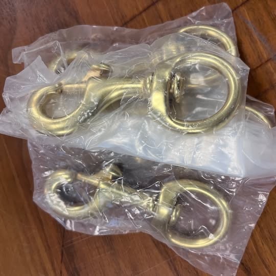 3/4" Solid Brass Swivel Bolt Snap, natural finish